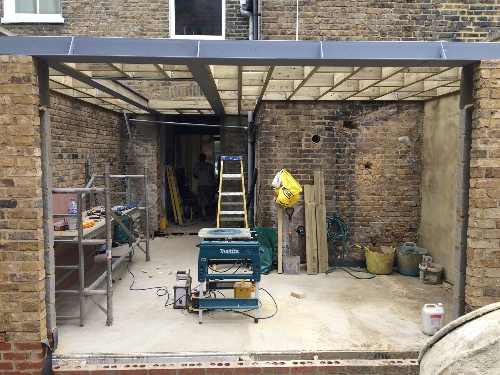 Best Time of Year to Book an Extension or Loft Conversion (and Why)